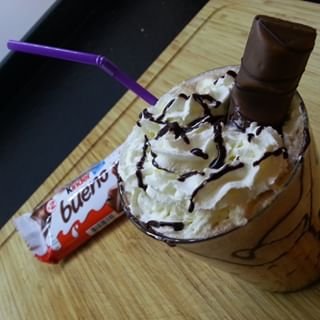 Batido helado de kinderbuenoes Ya que parece que el sol